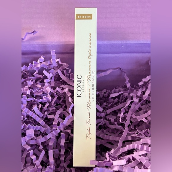 Iconic London Triple Threat Mascara in Black - Picture 9 of 13